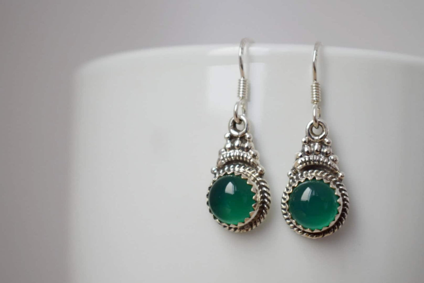 Green onyx earrings in 925 sterling silver, Oval gemstone earrings, Ornament earrings, Unique silver jewelry