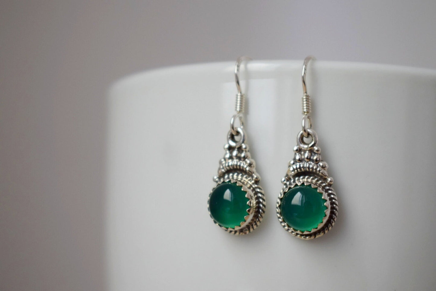 Green onyx earrings in 925 sterling silver, Oval gemstone earrings, Ornament earrings, Unique silver jewelry