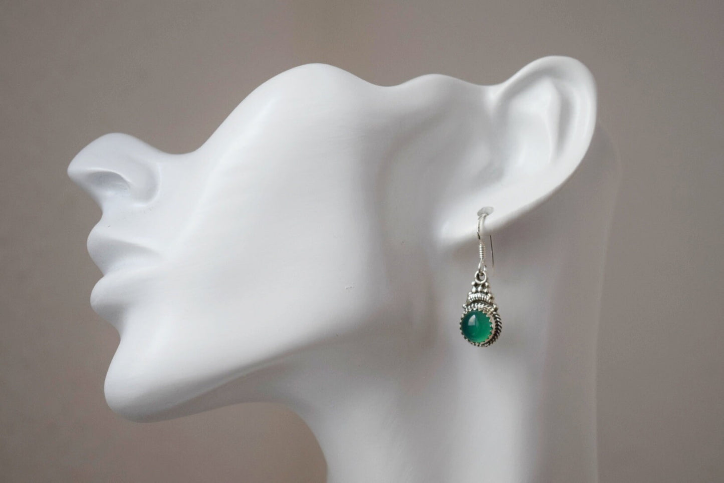 Green onyx earrings in 925 sterling silver, Oval gemstone earrings, Ornament earrings, Unique silver jewelry