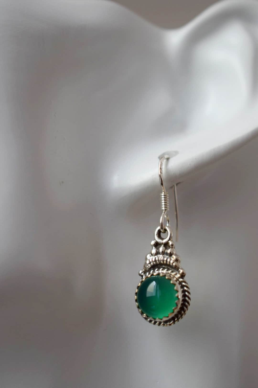 Green onyx earrings in 925 sterling silver, Oval gemstone earrings, Ornament earrings, Unique silver jewelry