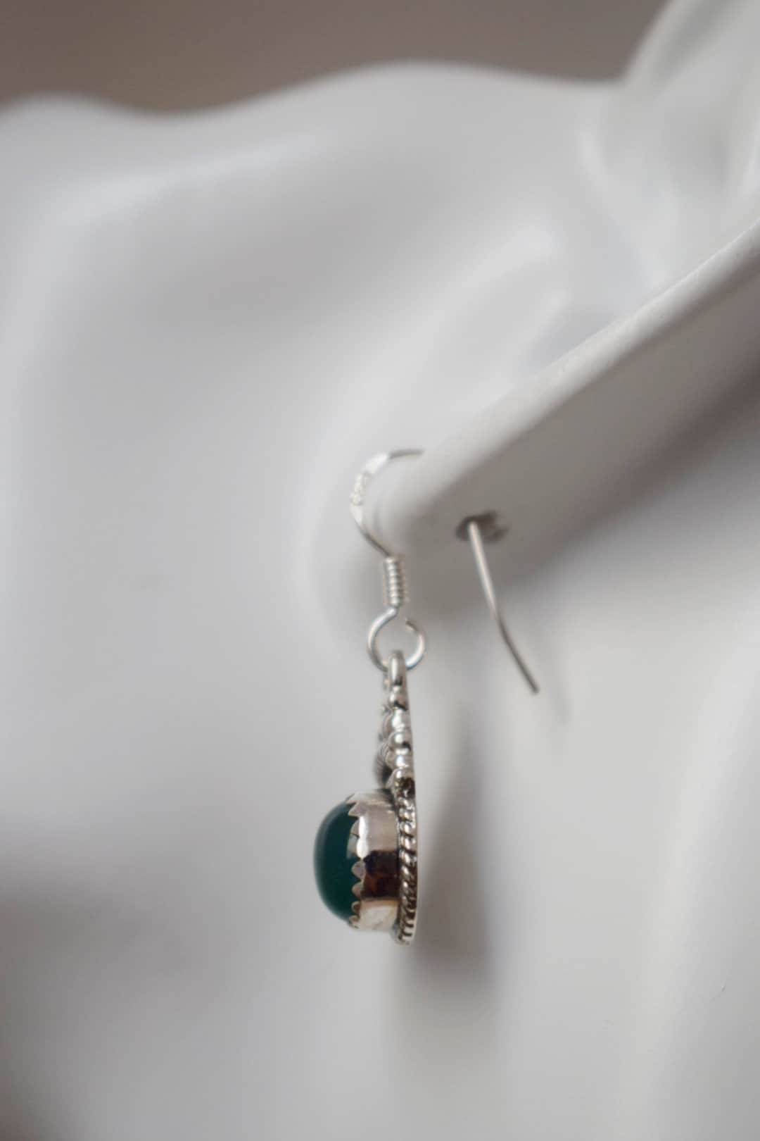 Green onyx earrings in 925 sterling silver, Oval gemstone earrings, Ornament earrings, Unique silver jewelry
