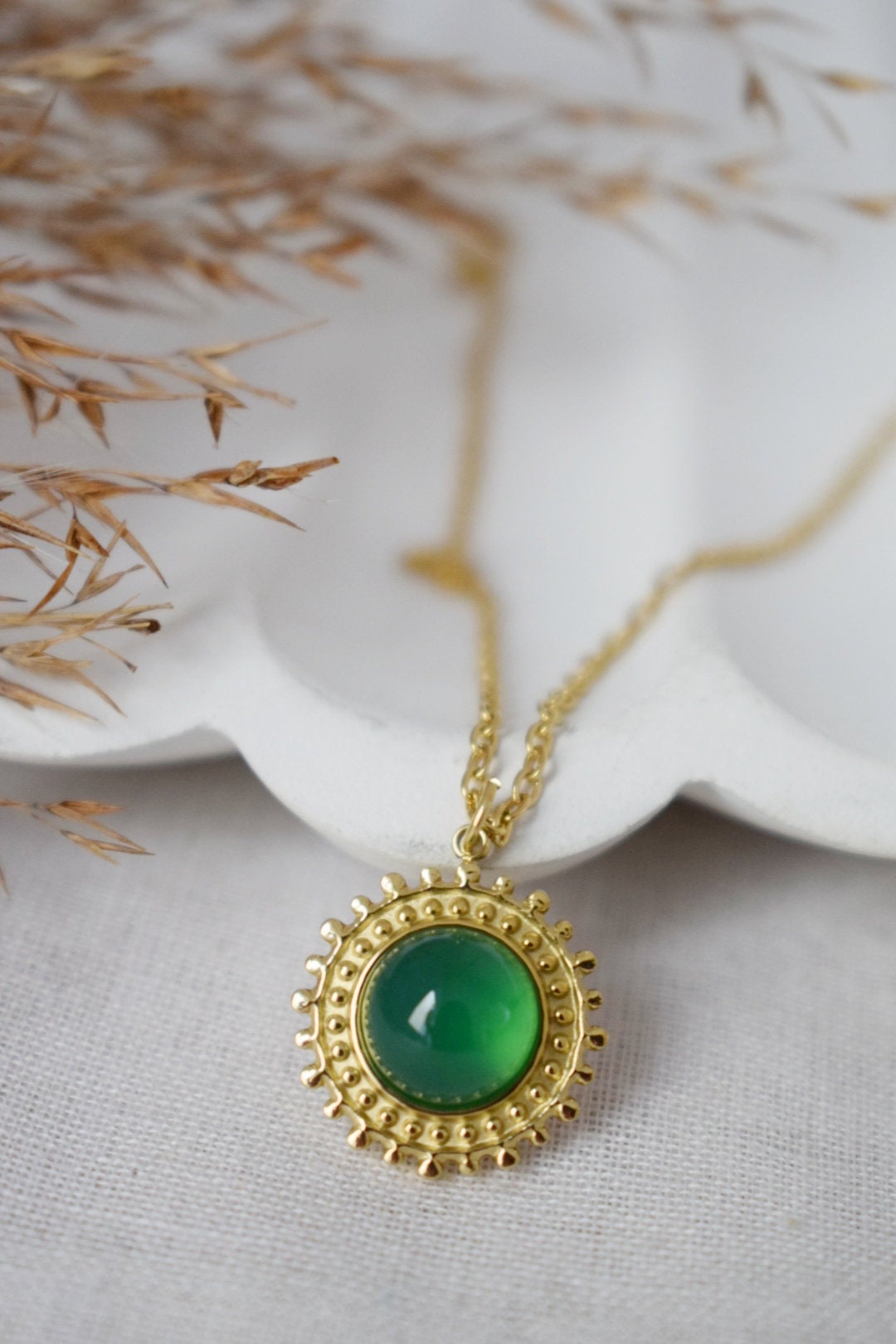 Necklace green agate, 14k gold plated stainless steel round gemstone pendant, Sun pendant minimalist, Birthstone unique jewelry gift for her