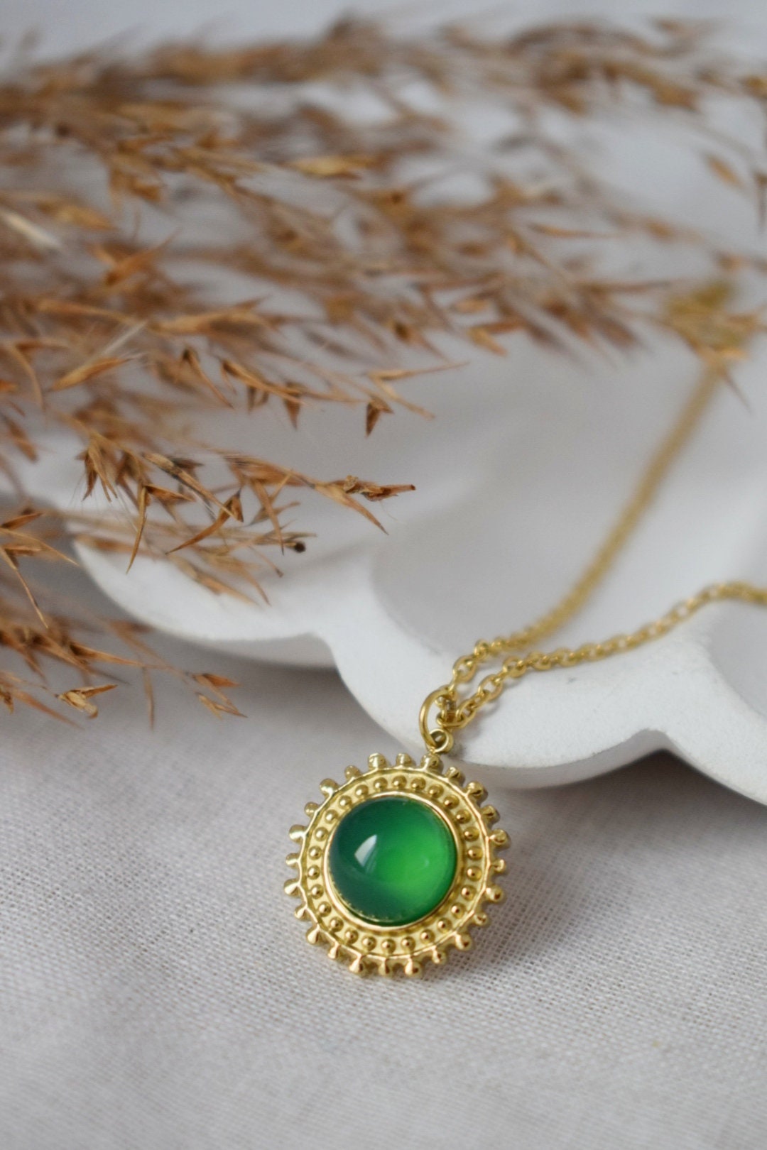 Necklace green agate, 14k gold plated stainless steel round gemstone pendant, Sun pendant minimalist, Birthstone unique jewelry gift for her