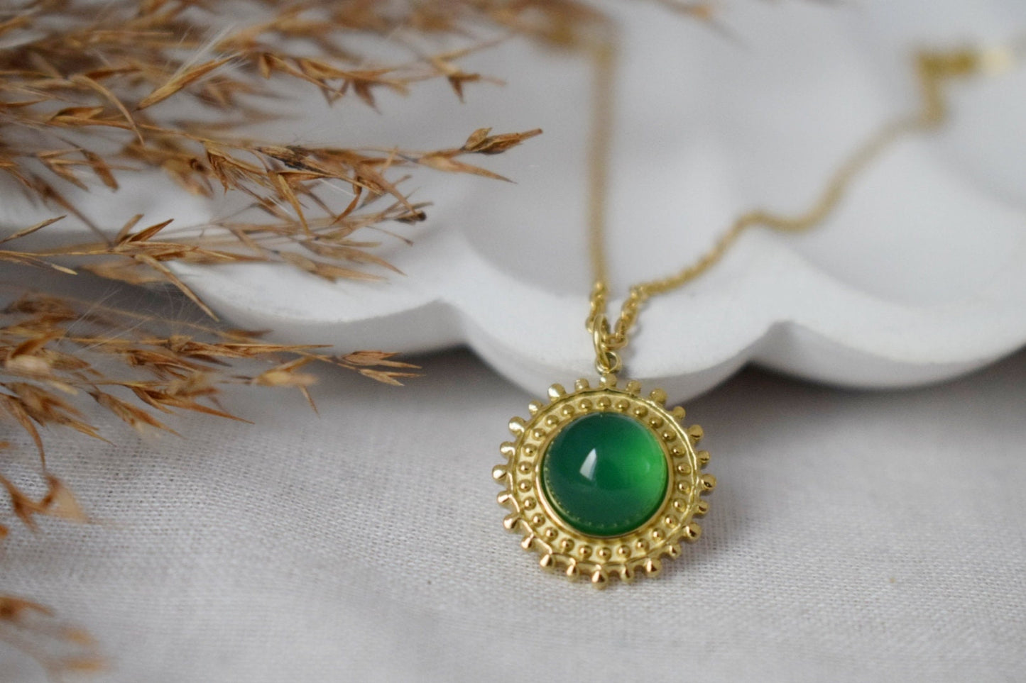 Necklace green agate, 14k gold plated stainless steel round gemstone pendant, Sun pendant minimalist, Birthstone unique jewelry gift for her