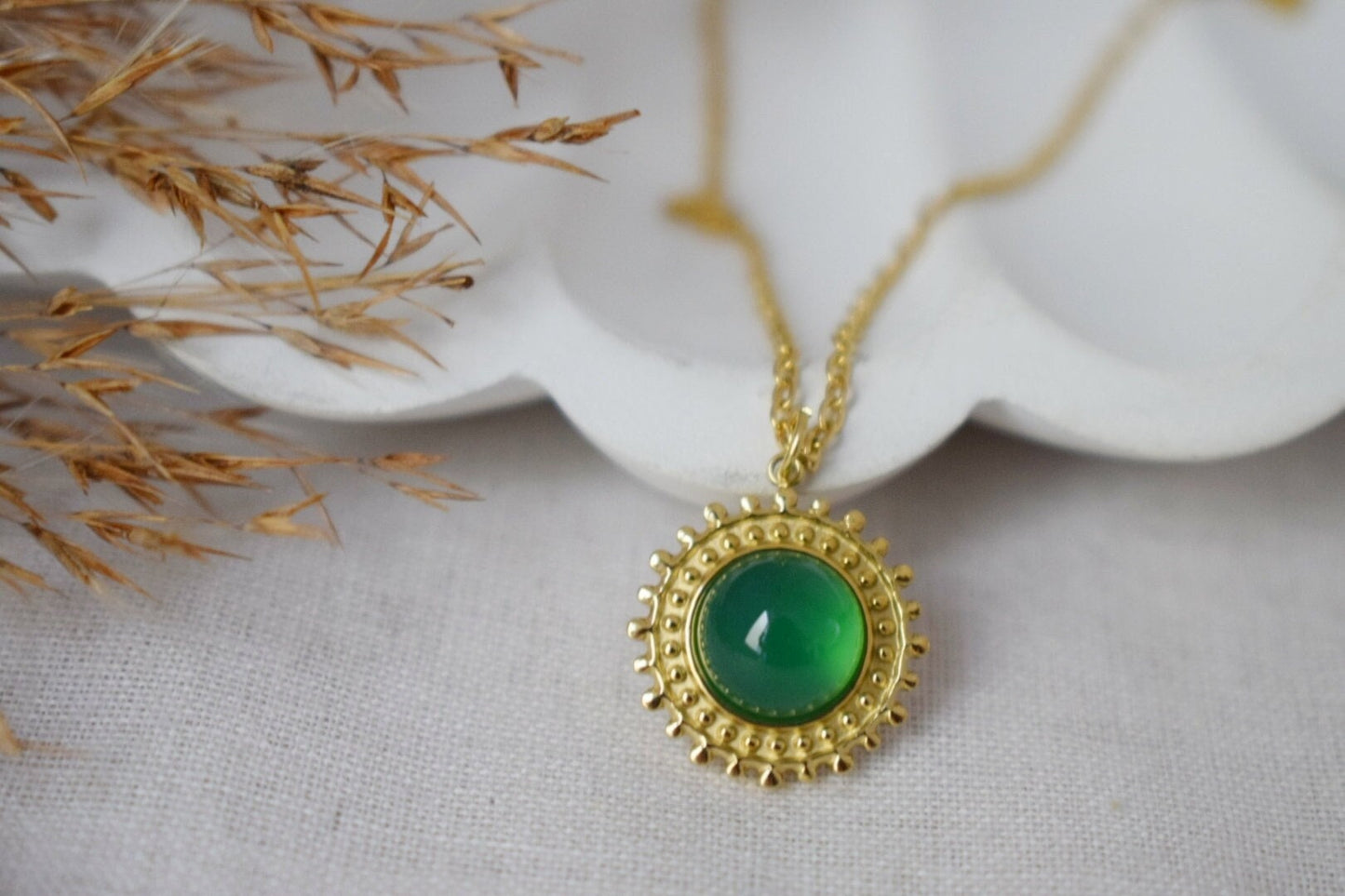 Necklace green agate, 14k gold plated stainless steel round gemstone pendant, Sun pendant minimalist, Birthstone unique jewelry gift for her