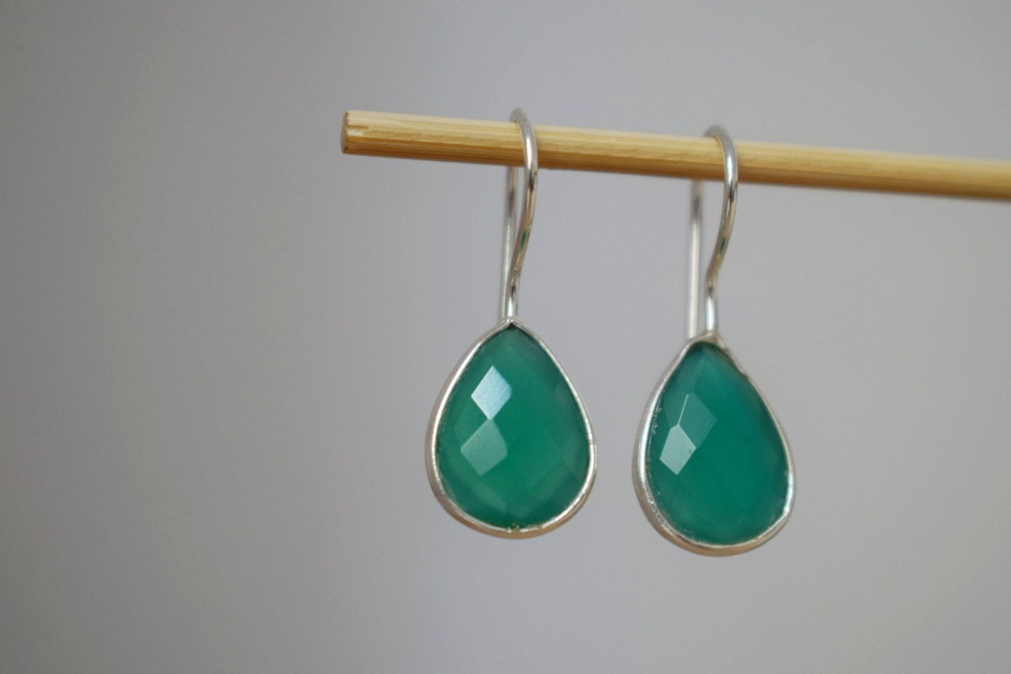Teardrop green onyx earrings in 925 sterling silver, Gemstone faceted dangle drop earrings, Unique jewelry, Best mother's day gift