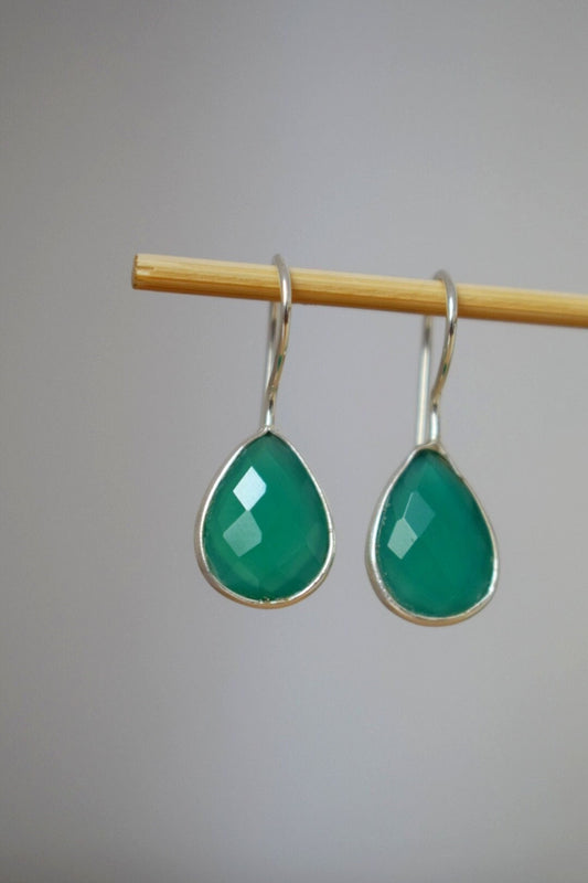 Teardrop green onyx earrings in 925 sterling silver, Gemstone faceted dangle drop earrings, Unique jewelry, Best mother's day gift