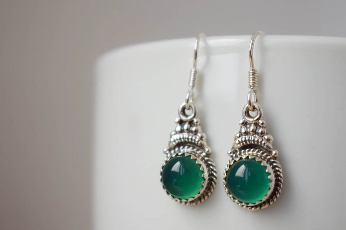 Green onyx earrings in 925 sterling silver, Oval gemstone earrings, Ornament earrings, Unique silver jewelry