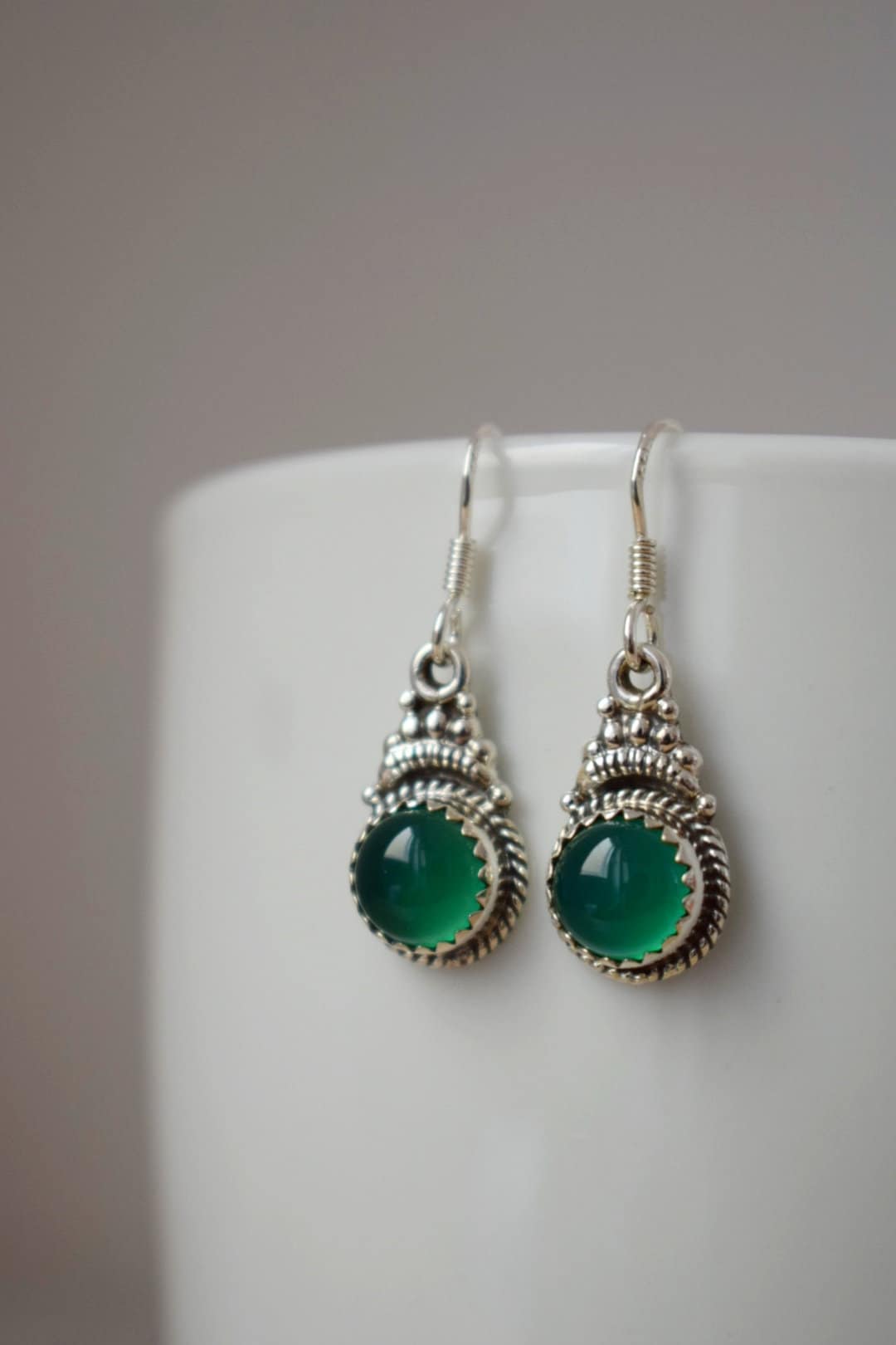 Green onyx earrings in 925 sterling silver, Oval gemstone earrings, Ornament earrings, Unique silver jewelry