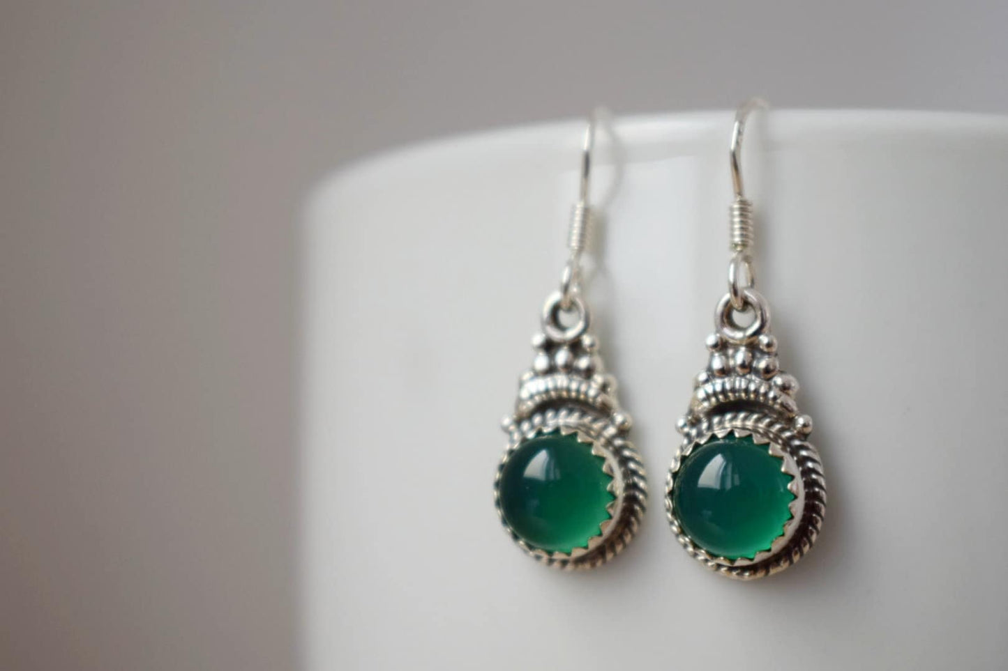 Green onyx earrings in 925 sterling silver, Oval gemstone earrings, Ornament earrings, Unique silver jewelry