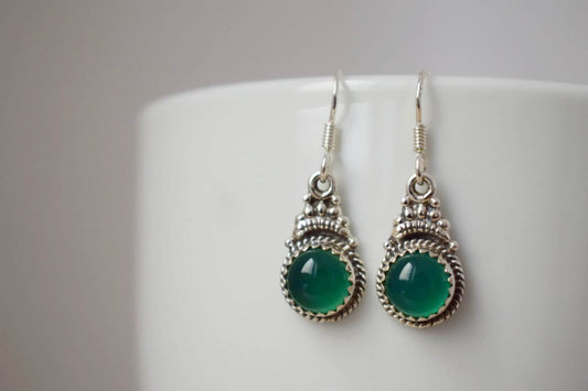 Green onyx earrings in 925 sterling silver, Oval gemstone earrings, Ornament earrings, Unique silver jewelry