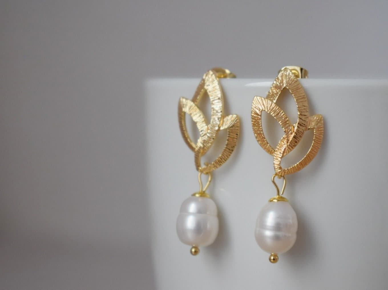 Leaf stud earrings with freshwater pearl, Art nouveau dangle earrings, Wedding Jewelry, Best gift for her