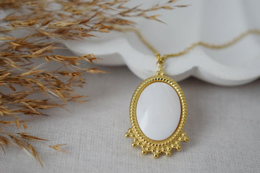 Freshwater pearl necklace, Oval shell pendant, Victorian Necklace For Women, Unique Statement Necklace, Jewelry Gift For Her