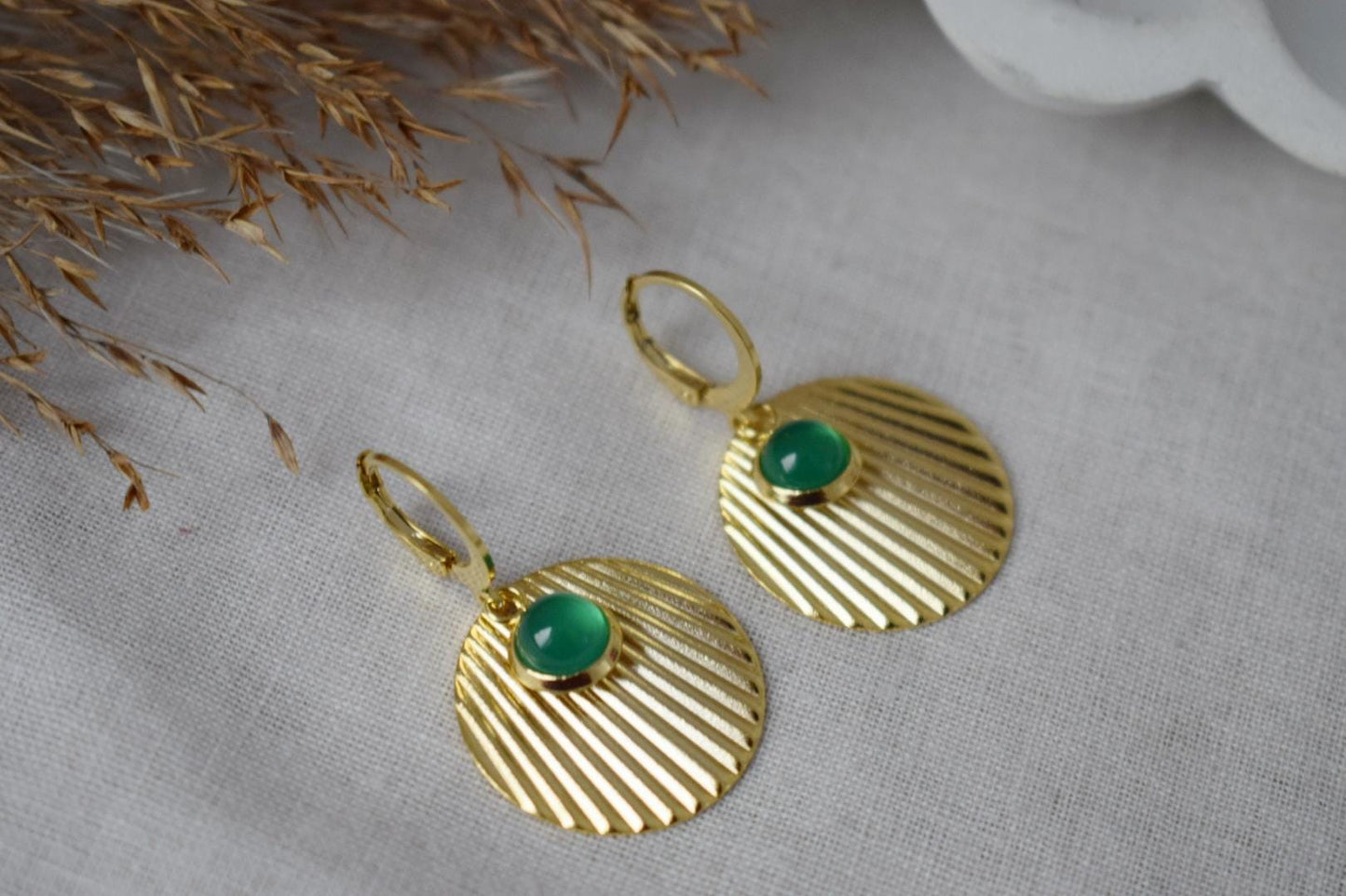 Green agate earrings, Round disc earrings, 24k gold plated stainless steel earrings, Lightweight jewelry, Best christmas gift for her