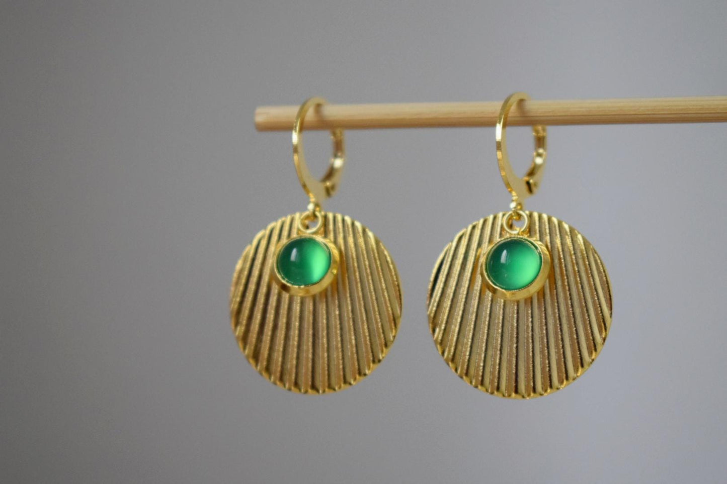 Green agate earrings, Round disc earrings, 24k gold plated stainless steel earrings, Lightweight jewelry, Best christmas gift for her