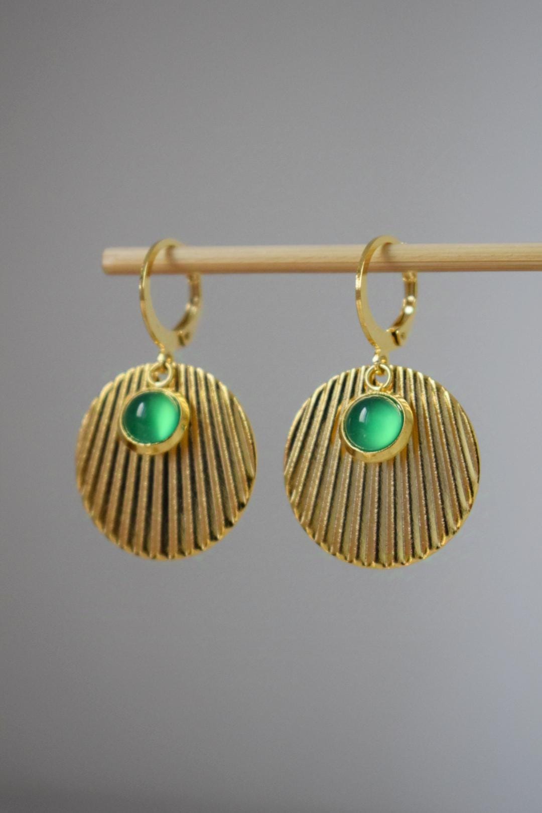 Green agate earrings, Round disc earrings, 24k gold plated stainless steel earrings, Lightweight jewelry, Best christmas gift for her