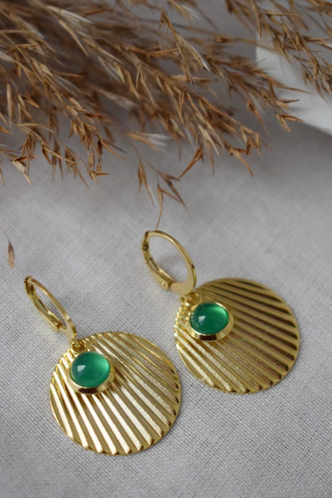 Green agate earrings, Round disc earrings, 24k gold plated stainless steel earrings, Lightweight jewelry, Best christmas gift for her
