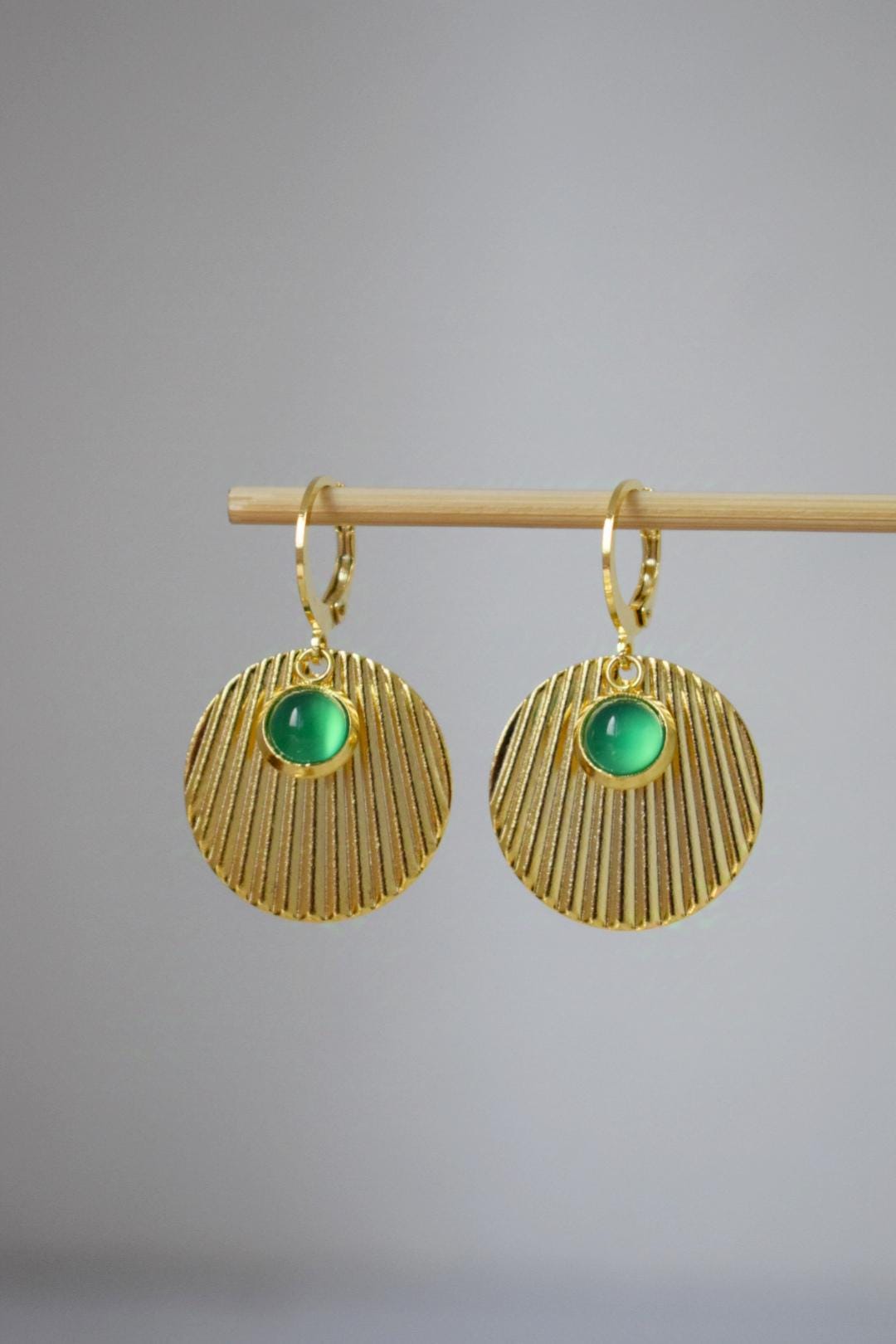 Green agate earrings, Round disc earrings, 24k gold plated stainless steel earrings, Lightweight jewelry, Best christmas gift for her
