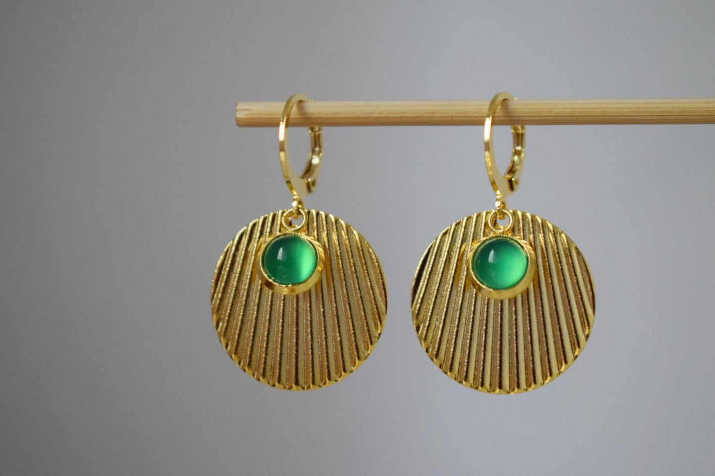 Green agate earrings, Round disc earrings, 24k gold plated stainless steel earrings, Lightweight jewelry, Best christmas gift for her