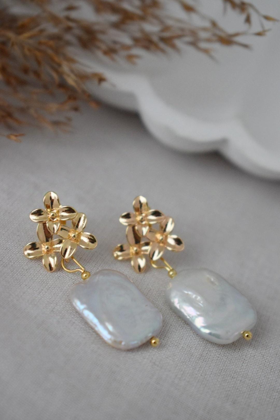 Baroque Keshi Pearl Earrings, Freshwater Pearl Jewelry, 18K Gold Plated Flower Studs, Vintage Style Bridal Jewelry, Perfect Bridesmaid Gift