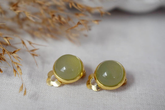 Aventurine Clip on earrings women, Small Green gemstone ear clips, Surgical stainless steel, Natural stone, Non pierced, No hole earrings
