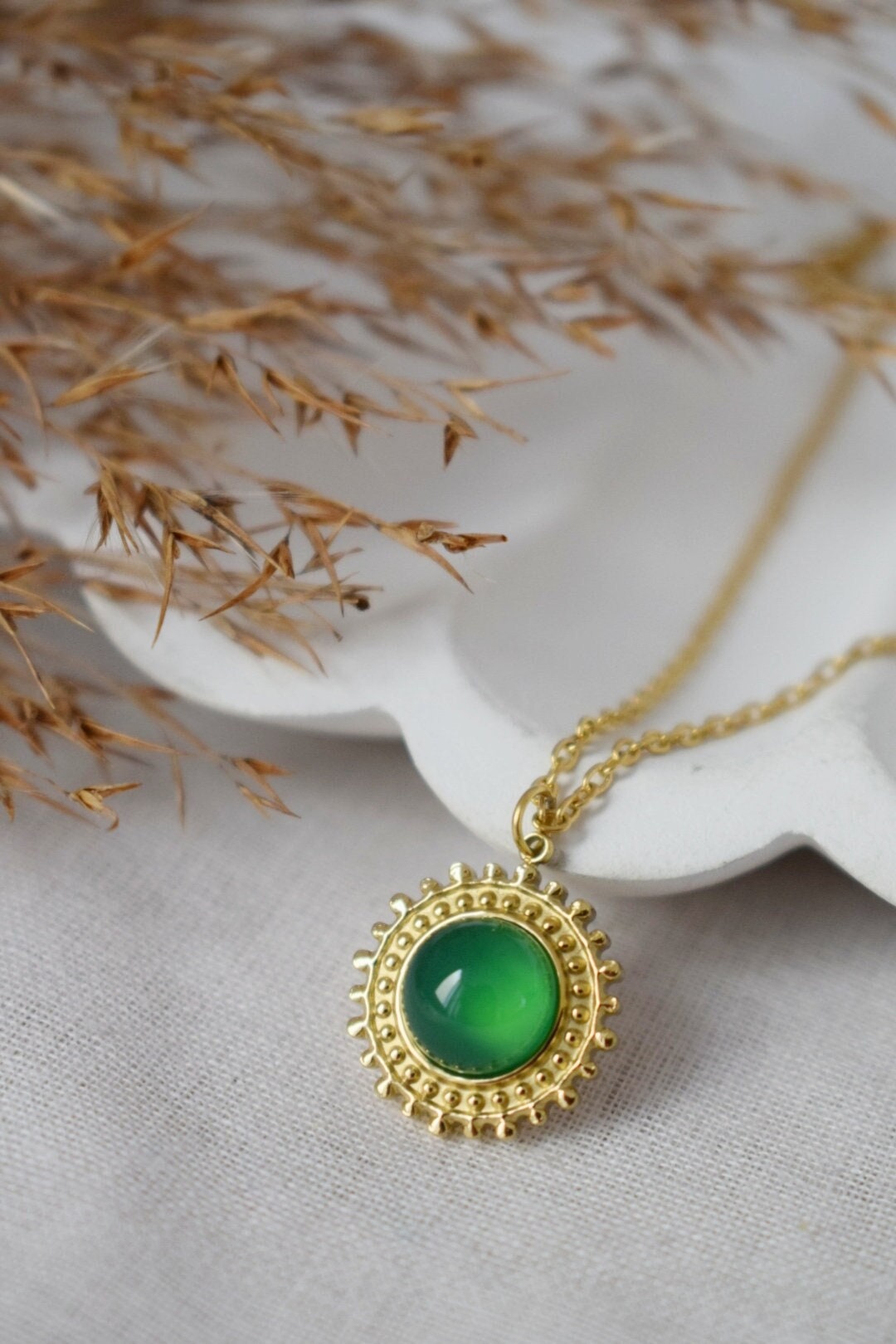 Necklace green agate, 14k gold plated stainless steel round gemstone pendant, Sun pendant minimalist, Birthstone unique jewelry gift for her